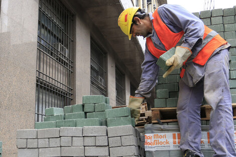 La construcción sigue en caída