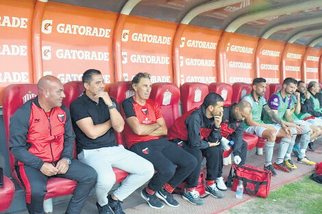 Colón tuvo el debut de Esteban Fuertes como técnico.