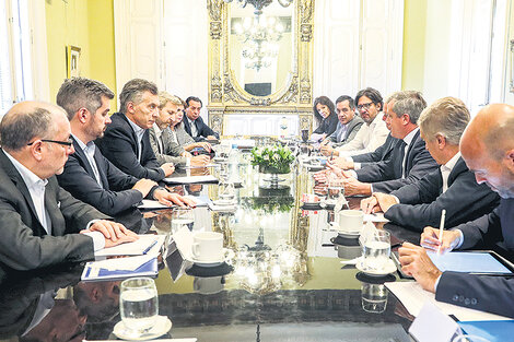 El gabinete nacional se reunió sin la presencia de los jefes de los bloques legislativos Luis Naidenoff y Mario Negri.