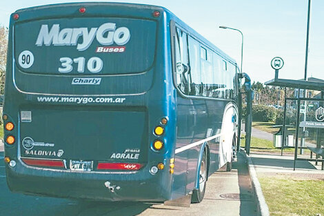 Para viajar en las combis internas, la empresa vendía tarjetas que ya dejó de ofrecer.