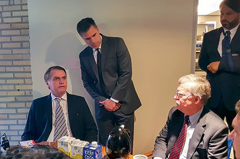 Bolsonaro desayuna con Bolton en Río de Janeiro. La reunión duró una hora.