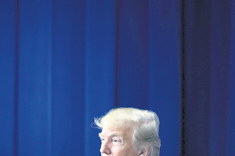 Trump sostiene que tiene el poder exclusivo de frenar la inmigración en aras de la seguridad nacional.