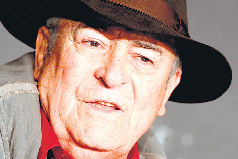 Bertolucci falleció en Roma, con 77 años cumplidos el pasado mes de marzo; su legado incluye varios auténticos clásicos del cine “de autor”.