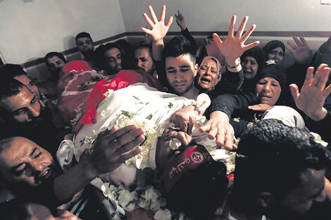 Funeral de Mohammed Ouda, muerto durante el bombardeo de anteayer en Beit Lahia, Gaza.