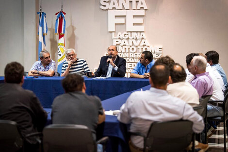 Perotti anunció sus decisiones políticas ante el Movimiento Obrero Santafesino.