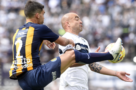 Caruzzo se desgarró en el clásico y no jugó ante Colón y Atlético Tucumán en Superliga. (Fuente: Fotobaires)