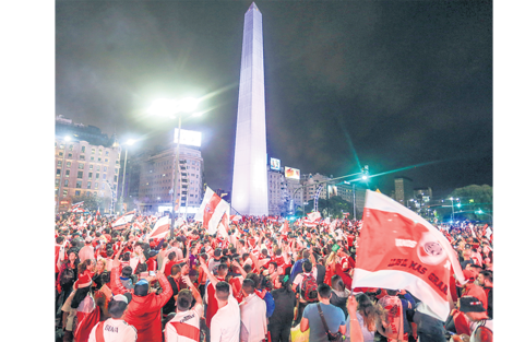 Entre fútbol y crímenes