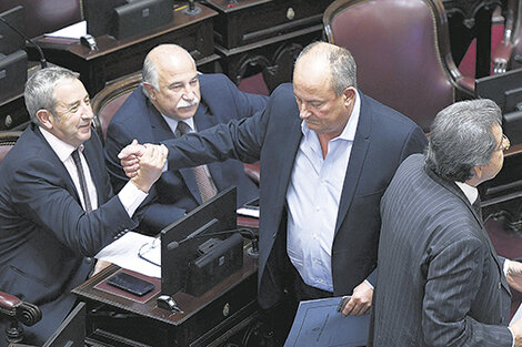 Juan Carlos Marino volvió a mostrarse públicamente y saludó a sus pares luego de leer una pequeña carta.