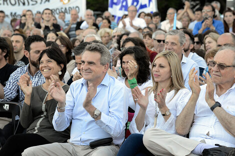 Rossi estuvo acompañado por numerosos dirigentes nacionales y locales del kirchnerismo.
