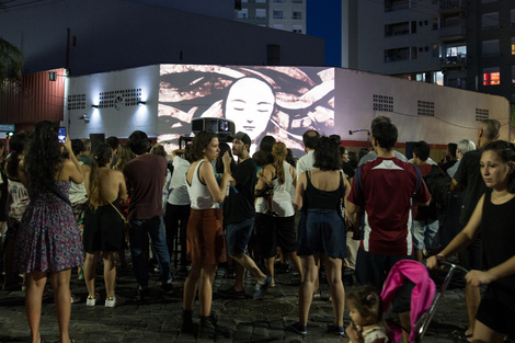 La Maratón Abasto tuvo 150 espectáculos y actividades gratuitas, desde cortes de pelo en la calle a recitales.