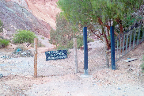 Un amparo contra la venta del cerro