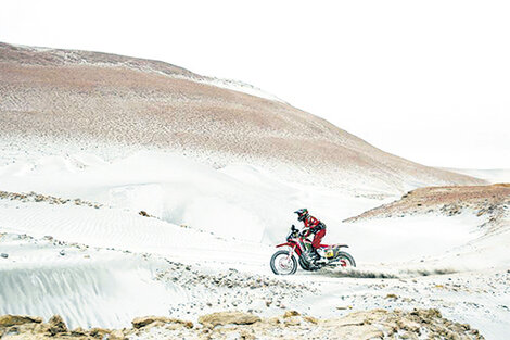 Maratón por el desierto peruano