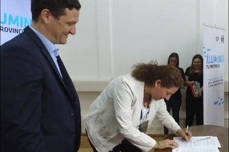 La presidenta comunal de Arequito, Paola Forcada, se sumó a la iniciativa lanzada por Neri, presidente de la EPE.