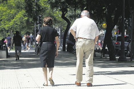 El Gobierno sigue rascando el fondo de la olla y el ajuste les vuelve a tocar a los jubilados.