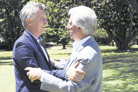 El presidente Mauricio Macri se reunió con Tabaré Vázquez en Colonia, Uruguay.