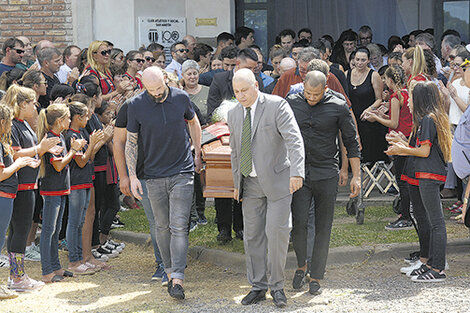 Multitudinaria despedida a Emiliano Sala