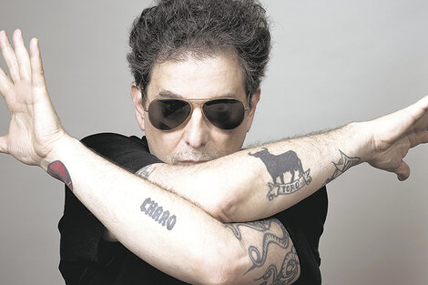 “Estoy dejando atrás la canción sentimental, los ‘lamentos rancheros del narcisismo macho herido’”, dice Calamaro.