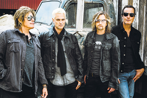 Stone Temple Pilots ahora liderados por los hermanos Robert y Dean DeLeo. El nuevo cantante es Jeff Gutt.