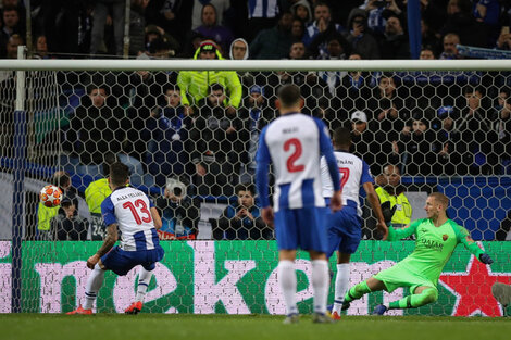 Porto sorprendió a la Roma y avanza en la Champions