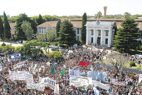 Miles de manifestantes acompañaron la conversión de la ESMA en museo. (Fuente: Gonzalo Martinez)