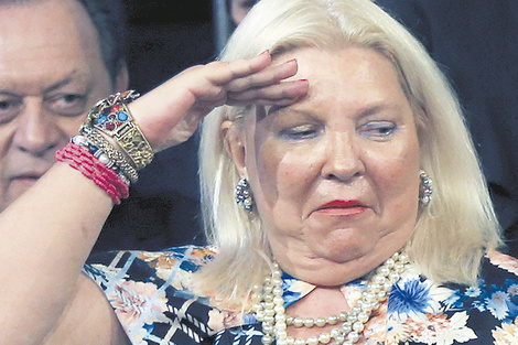 Elisa Carrió y sus teorías conspirativas.