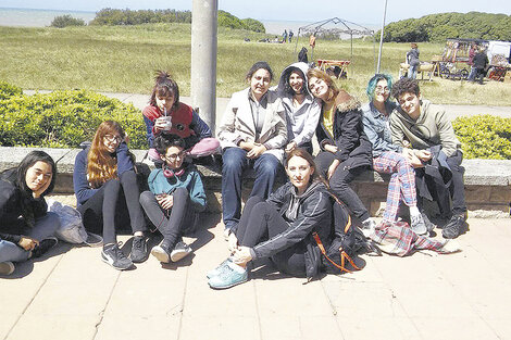 Los estudiantes de la Escuela Secundaria N° 14 Carlos Vergara, de La Plata, que participaron del programa Jóvenes y Memoria en Chapadmalal.