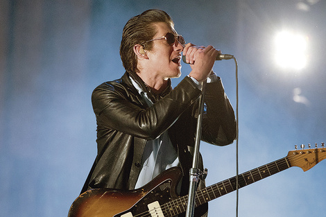 Arctic Monkeys actuó ante casi 100 mil personas en San Isidro.
