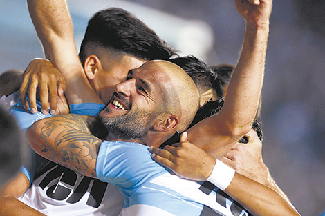 Racing quedó más cerca de otra estrella