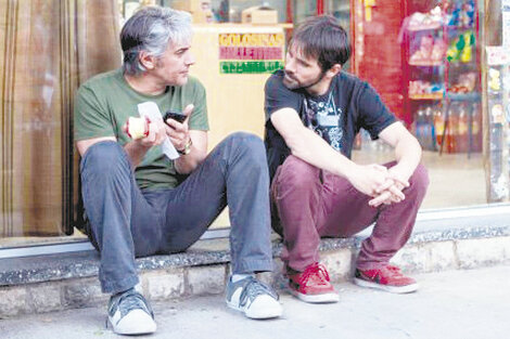 El personaje de Pablo Echarri compra el kiosco que frecuentaba en su infancia.