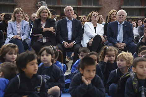 Funcionarios y el ex gobernador Bonfatti.