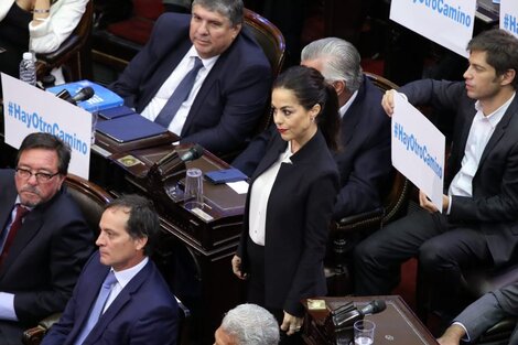 Joanna Picetti apareció en el Congreso e increpó a Macri