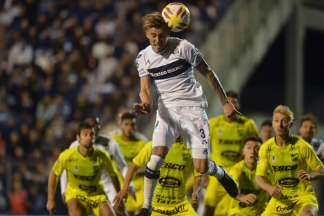 El equipo de Florencio Varela cayó en La Plata.