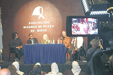 Hebe de Bonafini durante la presentación del libro de Madres.