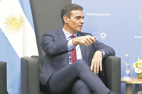 Pedro Sánchez, que busca su reelección, visitó Argentina para asistir a la cumbre del G-20.