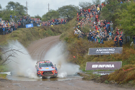 Neuville presionó y se adueñó de la punta