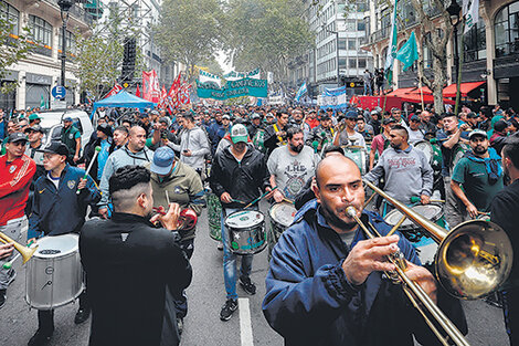 Divididos y revueltos en una sola CGT