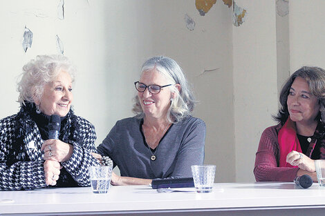 Estela de Carlotto y Vera Jarach en el acto en museo de la ex Esma.