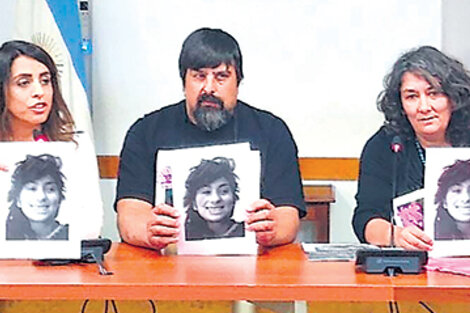 Vicky Donda y los padres de Lucía Pérez.
