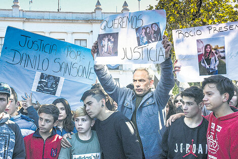 Las familias exigen respuestas