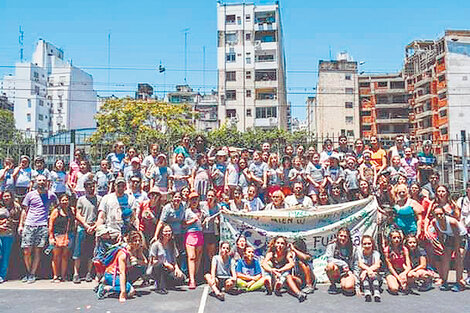 EL CIERRE DEL AÑO PASADO CON LAS JUGADORAS MARIANA LARROQUETTE Y MILAGROS MENÉNDEZ. (Fuente: alma fernández)