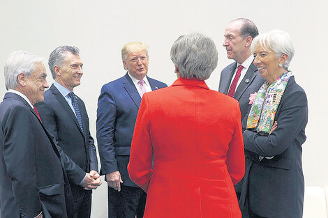 El presidente Mauricio Macri en la previa a la foto con mandatarios del G20.