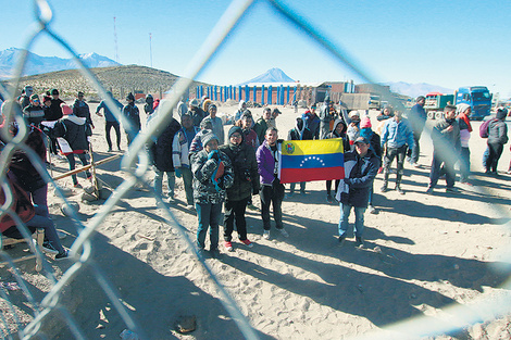 Los venezolanos estaban en tránsito cuando Chile endureció las condiciones. No tienen pasaporte.