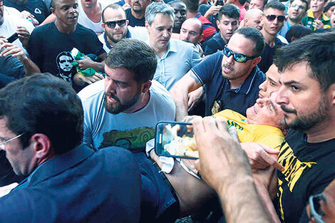 Una puñalada al corazón del relato bolsonarista | Lula puso en duda la veracidad del atentado contra el hoy presidente de Brasil | Página12