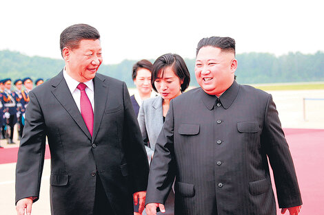La primera visita oficial de Xi a Kim se hizo en medio de crecientes tensiones mutuas con Estados Unidos.