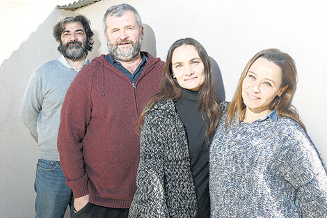 Scaglione junto a Martín Perdriel, Andrea Biscione y Alejandro Bergara, directivos de la escuela. 