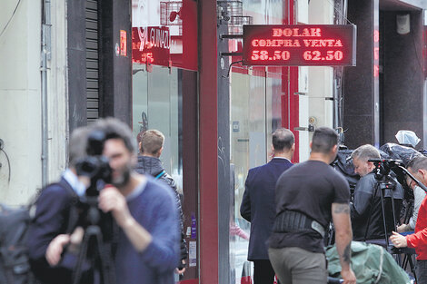 El dólar minorista comienza a perder protagonismo como tipo de cambio de referencia en el mercado.  (Fuente: Bernardino Avila)
