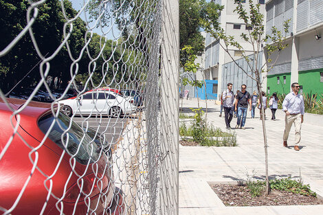 Escuela alambrada: el Gobierno porteño niega información pública a una jueza 