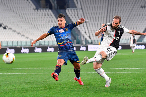 En su retorno a las canchas, Higuaín clavó el tercero para la Juve.