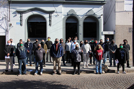 En la sede de Aceiteros, representantes de distintos gremios convocaron a la caravana (Fuente: Gentileza Tomás Viú, prensa SOEAR)
