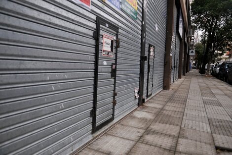 Las ventas de los comercios no esenciales del AMBA cayeron 60,7 por ciento.